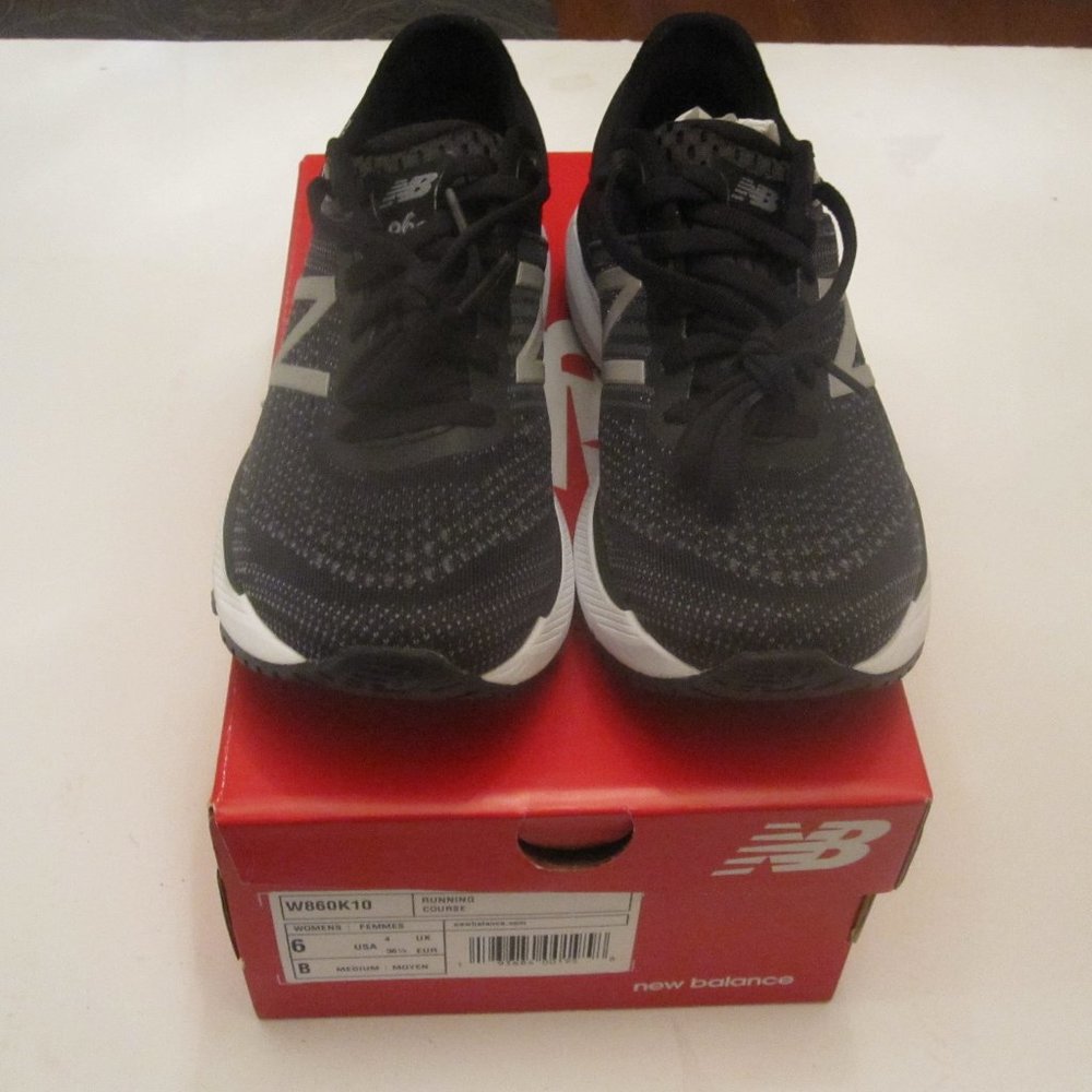 New Balance Women's Running Shoes Size 6 B Black